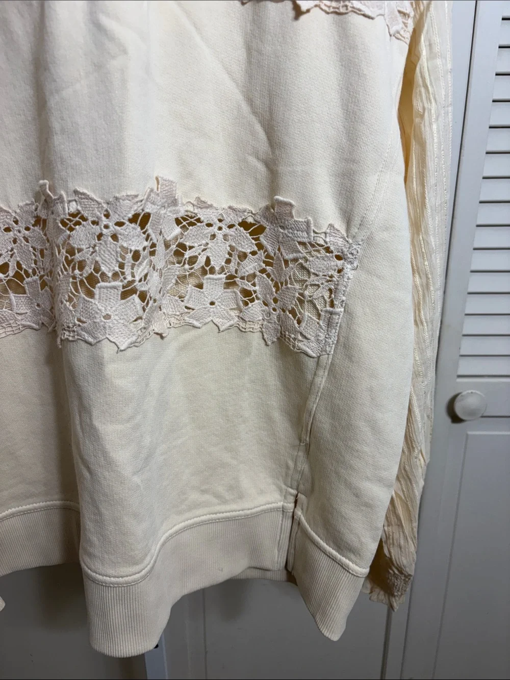 NWT Anthropologie Floral Cutwork Pullover Large